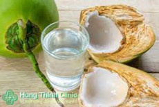 Bị tiêu chảy uống nước dừa được không? giải đáp từ chuyên gia
